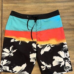 O'Neill HYPERFREAK Black/Multi Color Floral Board Shorts. Sz 31